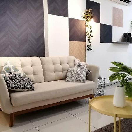 Meridin@Medini#3 Apartment Нусаджая Екстериор снимка