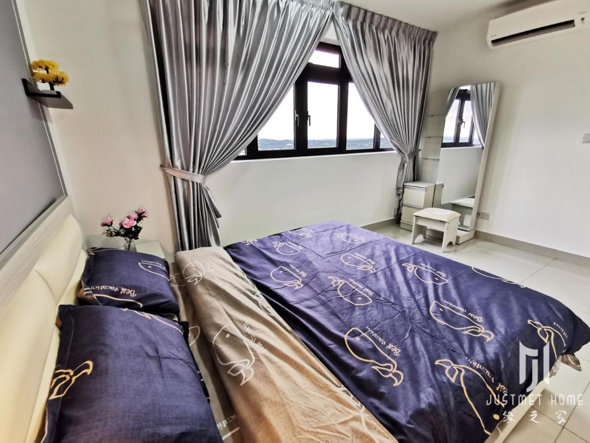 Meridin@Medini#3 Apartment Нусаджая Екстериор снимка