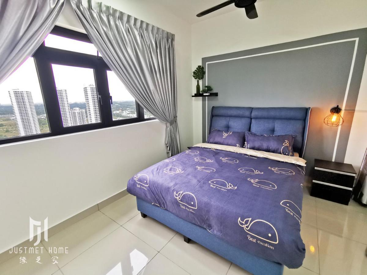 Meridin@Medini#3 Apartment Нусаджая Екстериор снимка