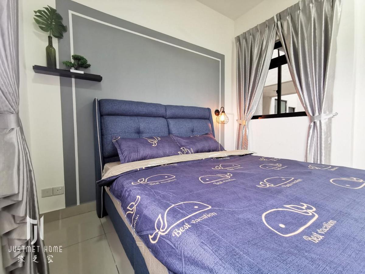 Meridin@Medini#3 Apartment Нусаджая Екстериор снимка