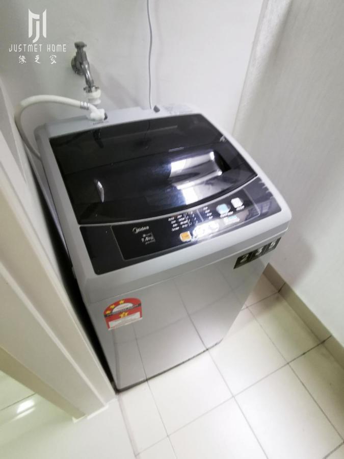 Meridin@Medini#3 Apartment Нусаджая Екстериор снимка