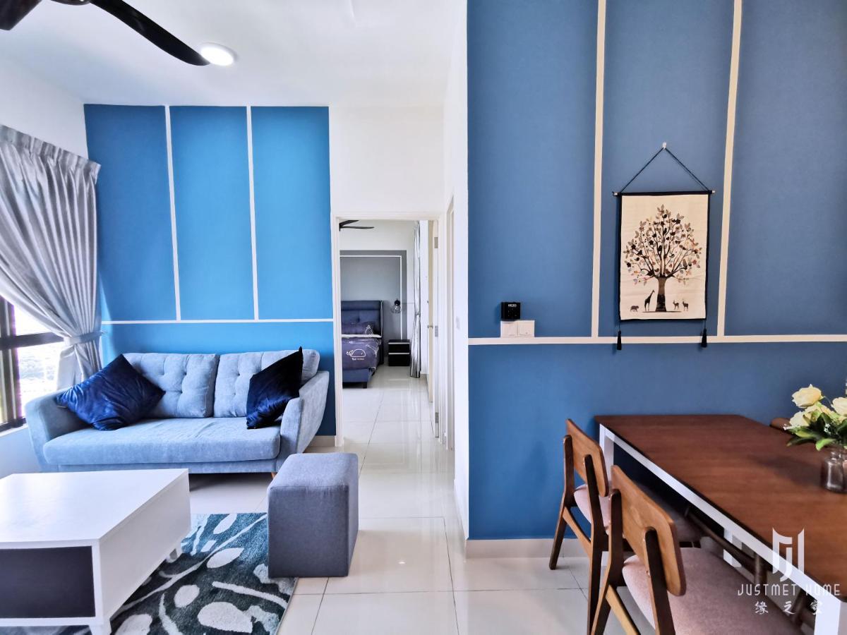 Meridin@Medini#3 Apartment Нусаджая Екстериор снимка
