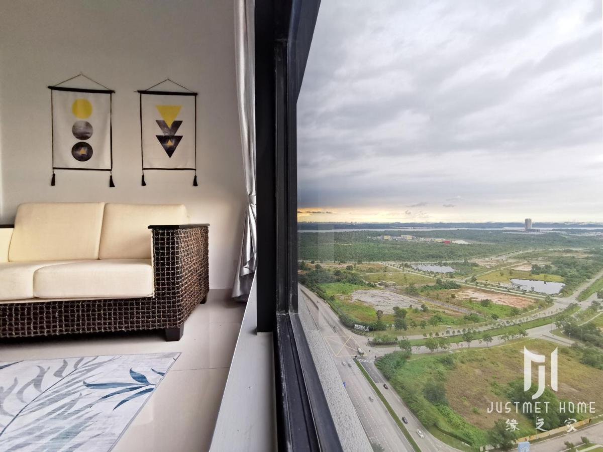 Meridin@Medini#3 Apartment Нусаджая Екстериор снимка