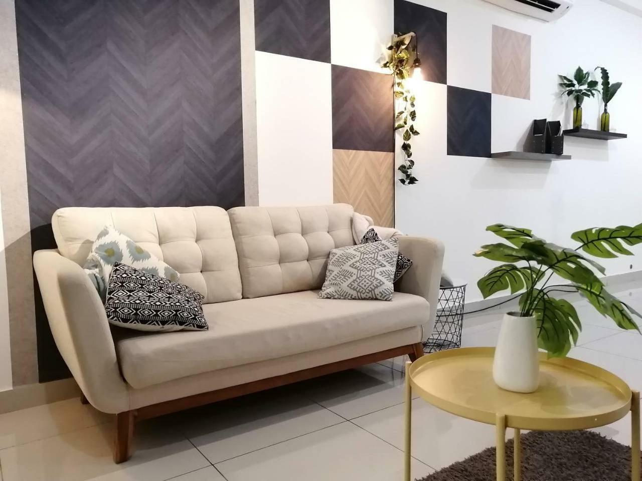Meridin@Medini#3 Apartment Нусаджая Екстериор снимка