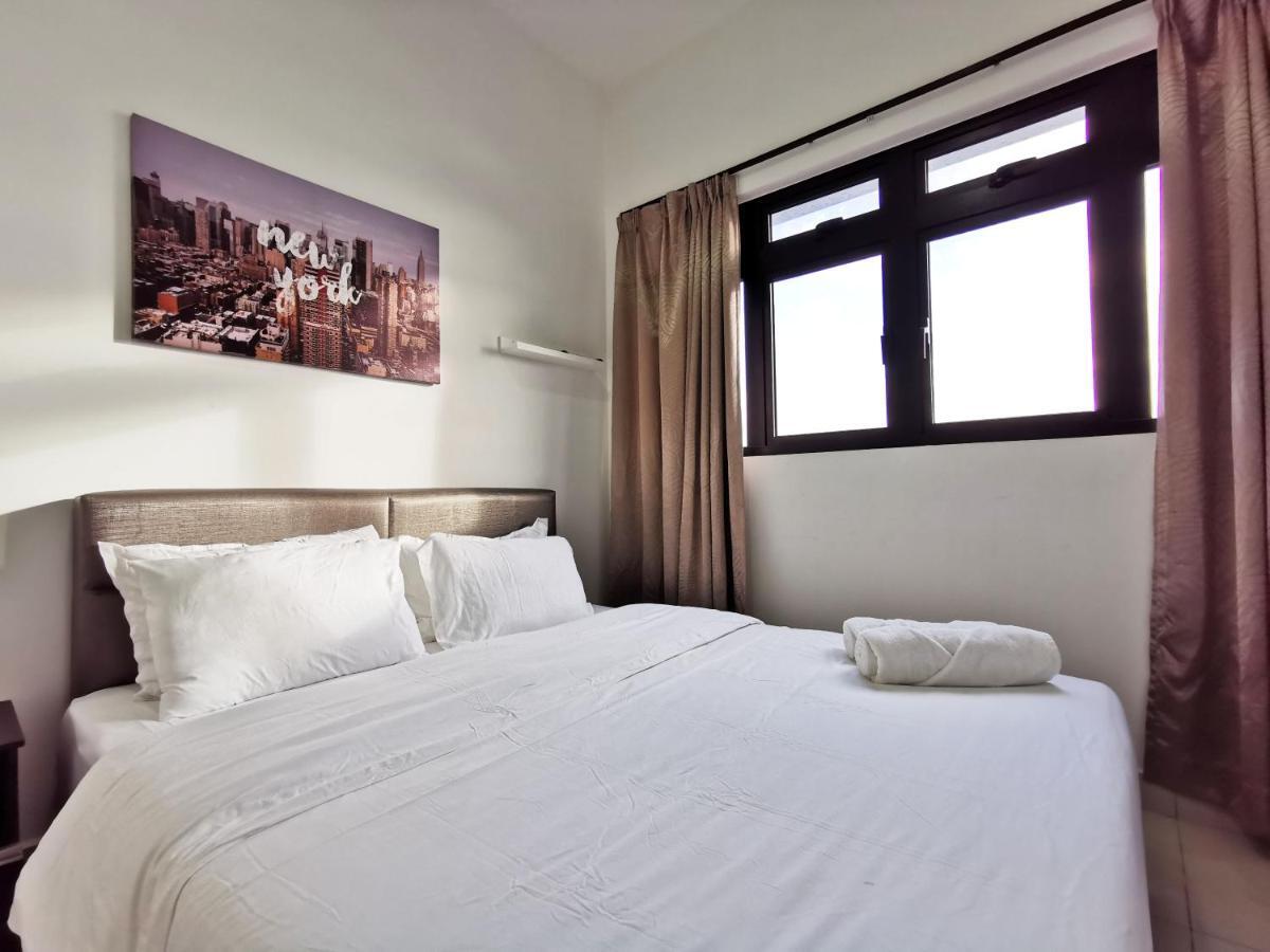 Meridin@Medini#3 Apartment Нусаджая Екстериор снимка