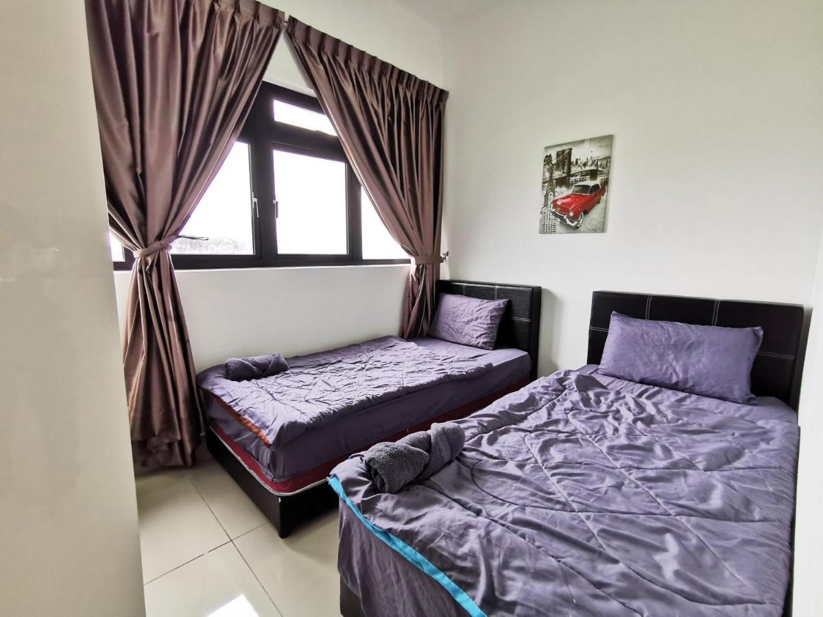 Meridin@Medini#3 Apartment Нусаджая Екстериор снимка